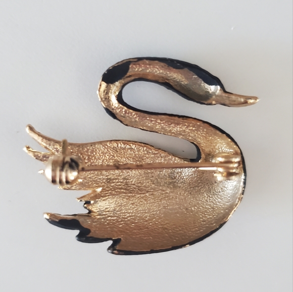 Black Swan Brooch - Gold Colour With Red Eye - Lisa Kao Creations Vintage - Picture 4 of 5